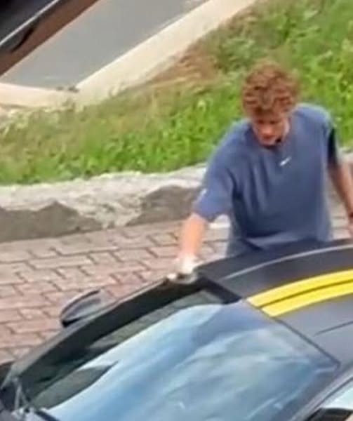 Jannik Sinner washing his beloved Ferrari 812 Competizione.