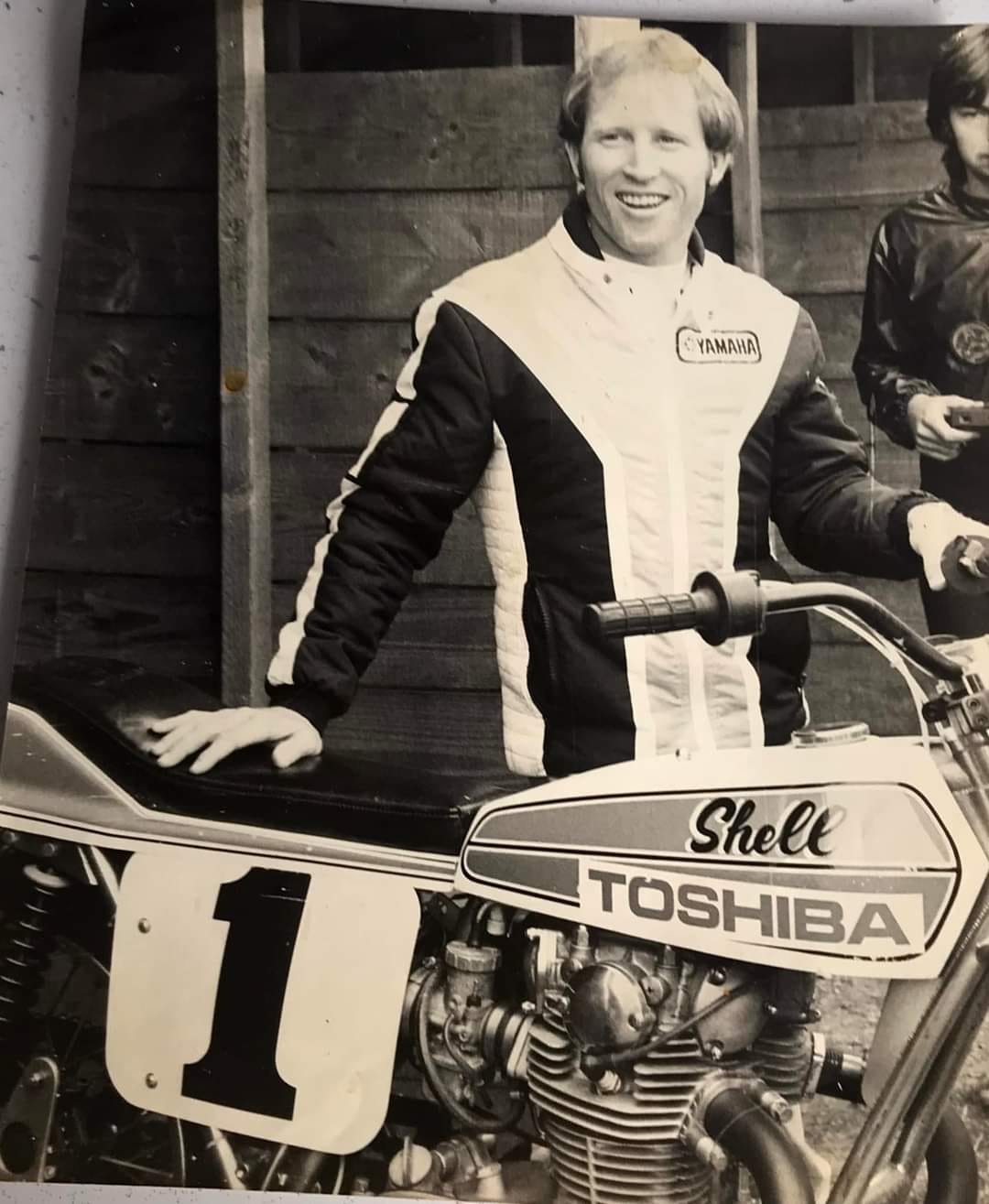 A rather young Kenny Roberts with his Shell Yamaha flat tracker.