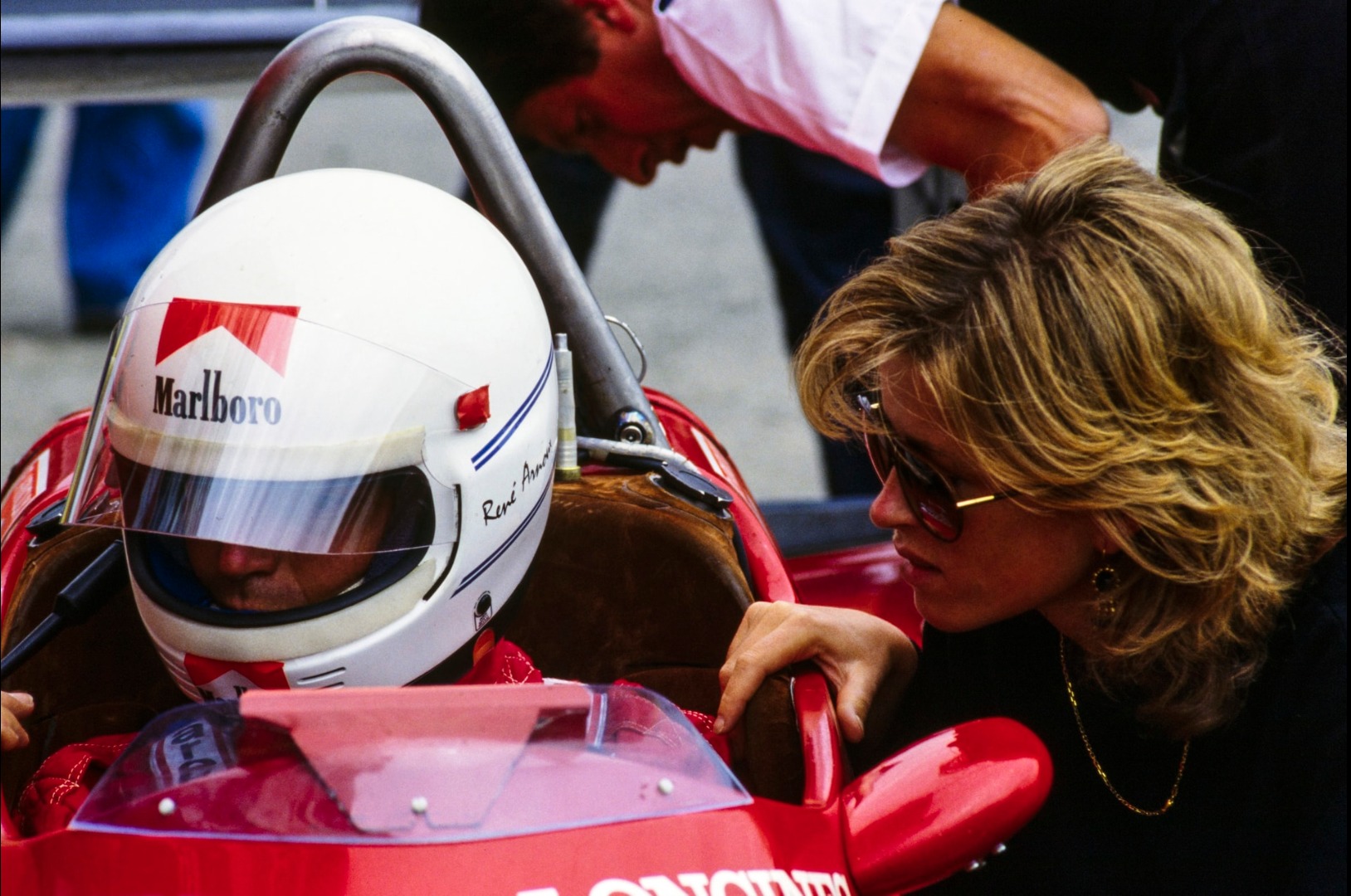 Rene' Arnouux with Pascale at Kyalami on 07 April 1984. 