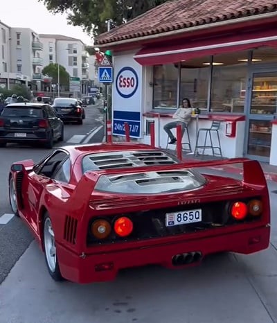 Lando Norris' red Ferrari F40.