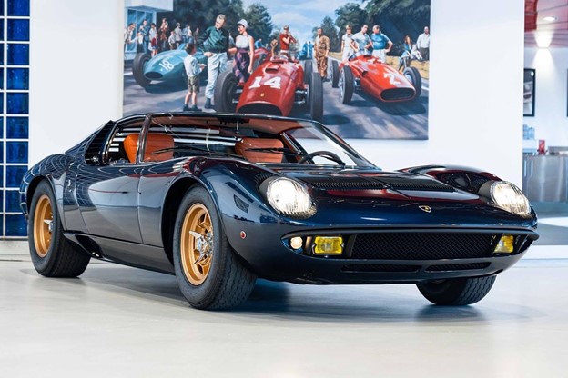 Lando Norris' beautiful Miura.