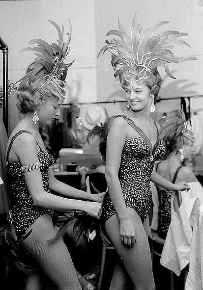 Las Vegas vintage show girls.