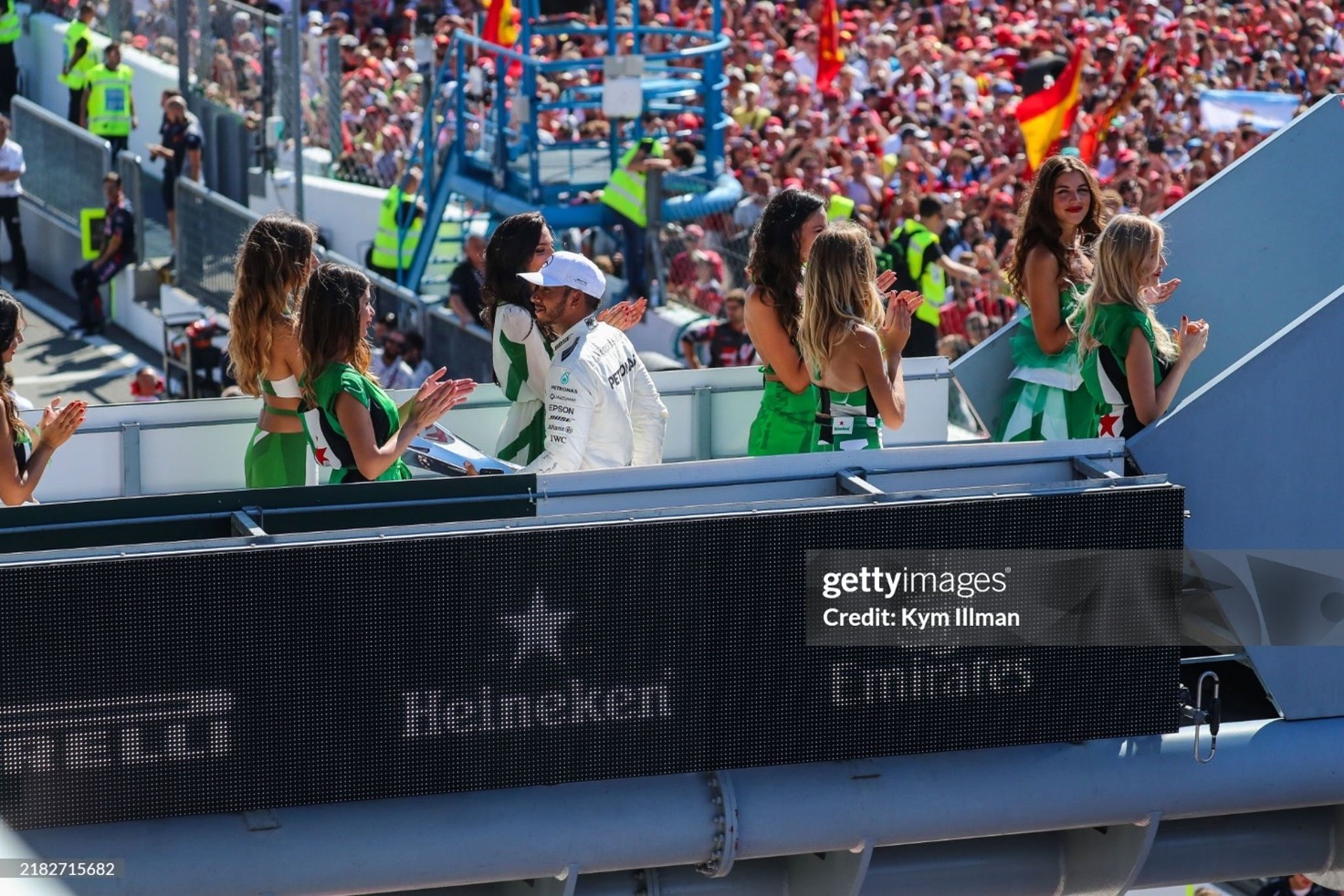 Race winner Lewis Hamilton with the grid girls at the Italian Grand Prix in Monza, Italy, on Sunday 03 September 2017. 