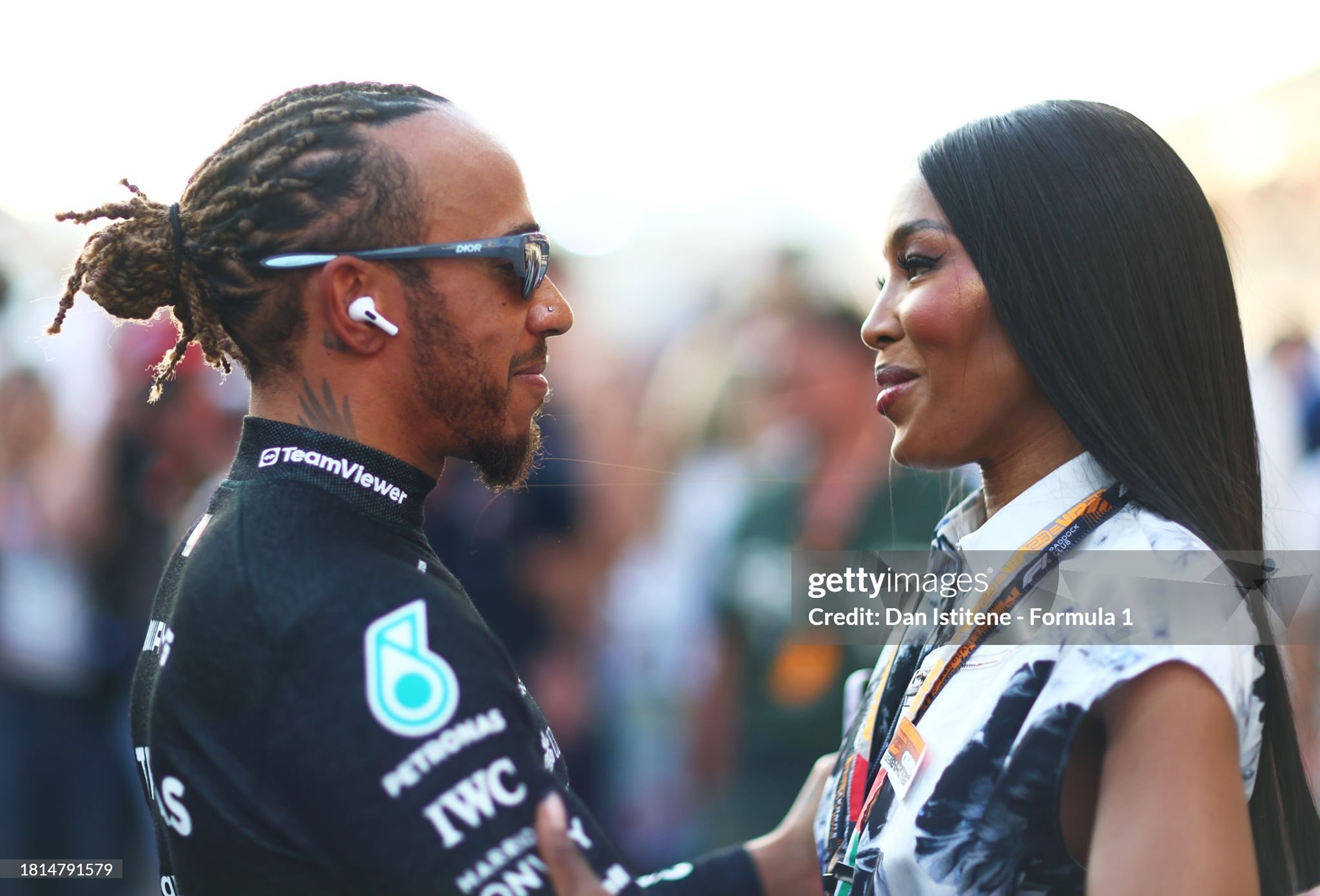 Lewis Hamilton talks with Naomi Campbell on the grid prior to the F1 Grand Prix of Abu Dhabi at Yas Marina Circuit in Abu Dhabi, United Arab Emirates, on 26 November 2023. 