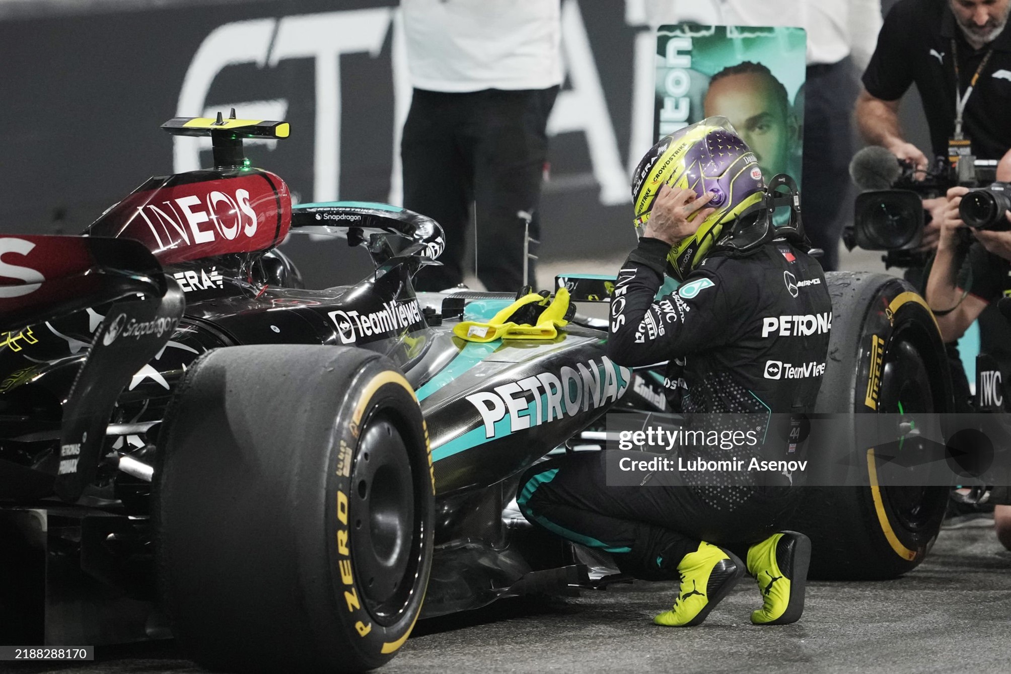 Lewis Hamilton's long and intense farewell to his beloved Mercedes after the F1 Grand Prix of Abu Dhabi at Yas Marina Circuit on 08 December 2024 in Abu Dhabi, United Arab Emirates.