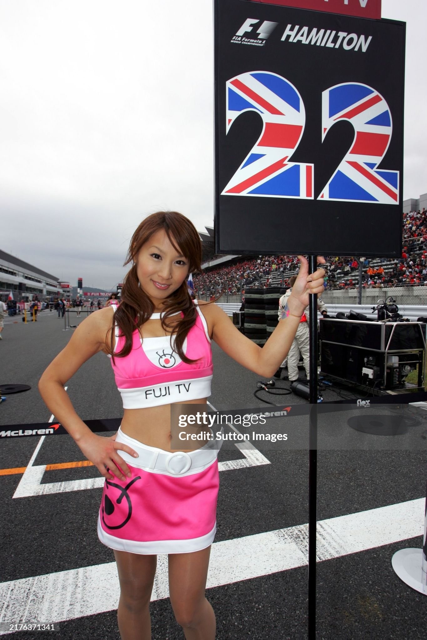 Grid girl for Lewis Hamilton, McLaren, at the Japanese Grand Prix at Fuji Speedway on Sunday 12 October 2008. 