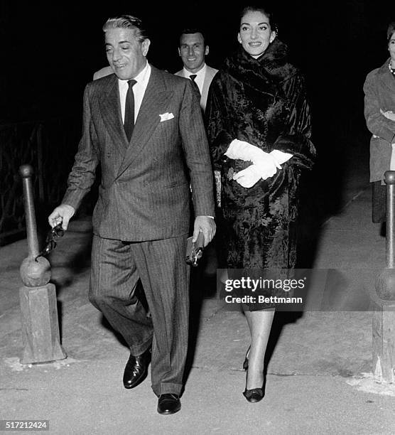 Opera star Maria Meneghini Callas walks with Greek shipping magnate Aristotle Onassis in Milan, Italy, on 09 September 1959. 