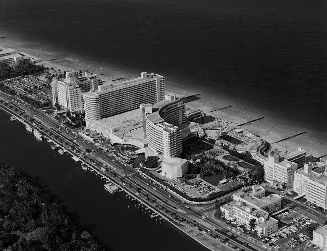 1950s 1960s. Aerial view of Fontainebleau Hotel in Miami Beach, Florida, USA.