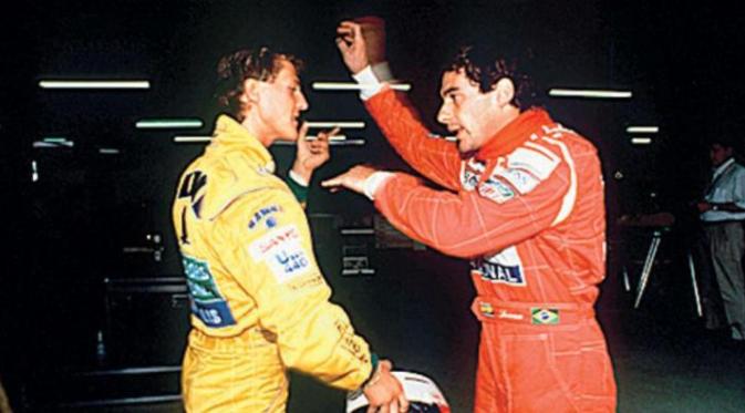It was the start of the Grand Prix of Germany at the Hockenheimring on 26 July 1992 and the young Michael Schumacher, in his Benetton-Ford and in his first full season, on the braking section at the first corner, forced none other than Ayrton Senna off the track, a driver who, at that time, had already won three world titles. Ayrton Senna blocks Schumacher in front of the garages and wags his finger in his face, giving him a brief lecture, not only how to drive, but also on what he thinks of him. The two are pulled apart.