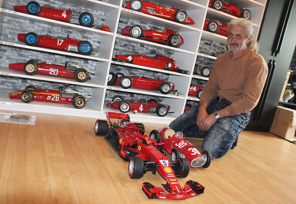 Milan Paulus with a paper model of a Ferrari