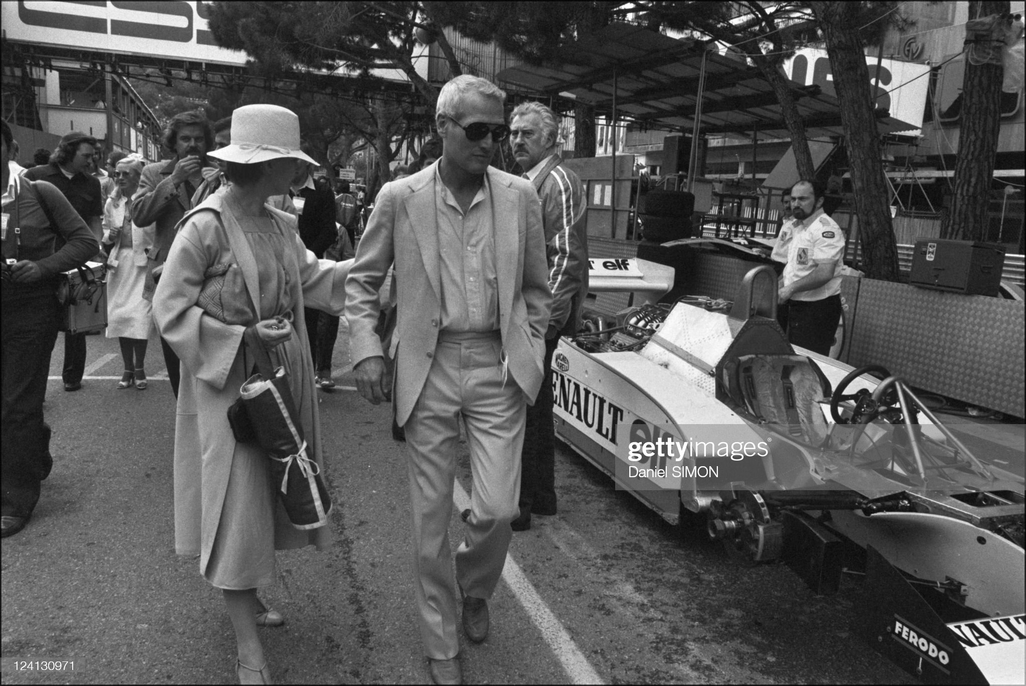 Paul Newman and a woman at the Monaco Grand Prix on May 27, 1979. 