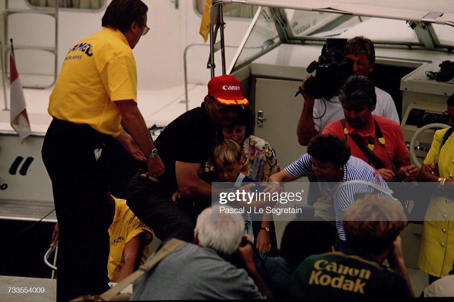 Formula 1 Grand Prix: 1992 Trials. Nigel Mansell arriving with his family.