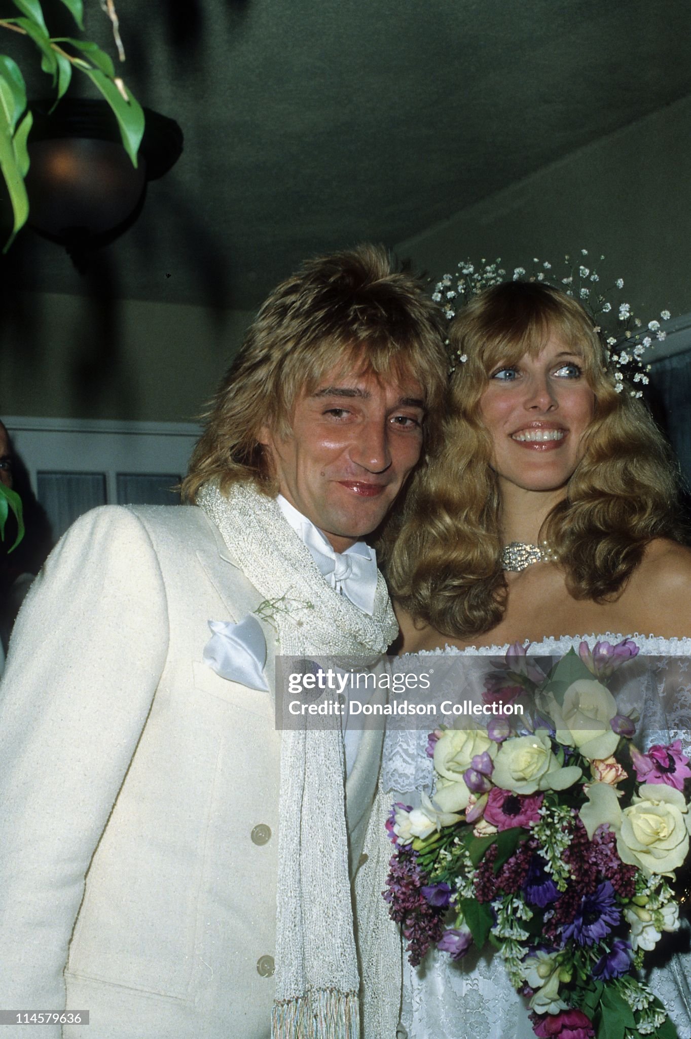 Rod Stewart and wife Alana Stewart pose for a wedding portrait in 1979 in Los Angeles, California. 