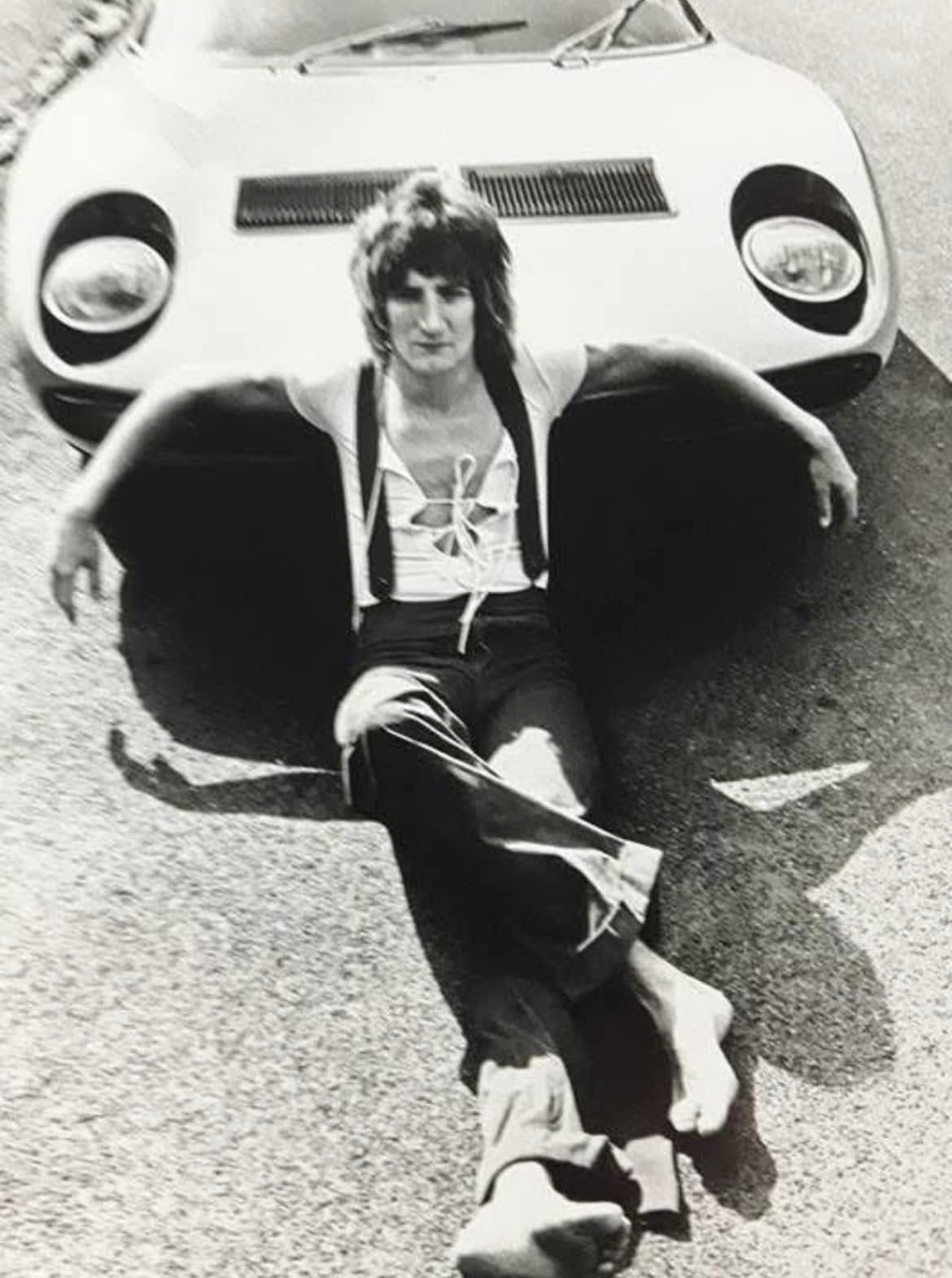 In 1970 Rod Stewart, then with The Faces, bought one of the first Lamborghini Miura P400 in the UK, supplied by Lamborghini Concessionaires Ltd., registration number: OVM8H and chassis number: 3372.