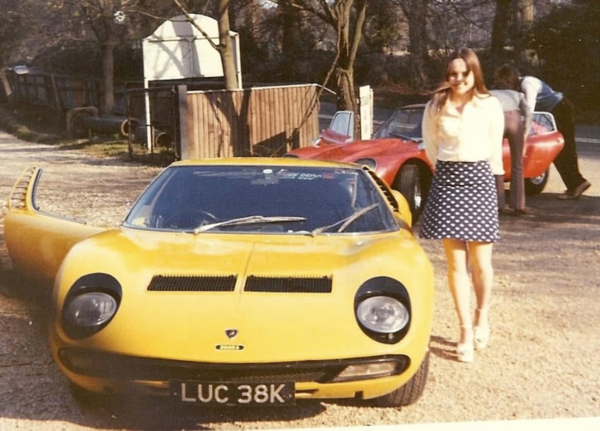 By 1971 The Faces were in full swing and his solo career was incredible, so why not buying the most expensive Lamborghini, the Miura SV, ordered in yellow, again with air conditioning and a state of the art Phillips radio/cassette with a recording function.