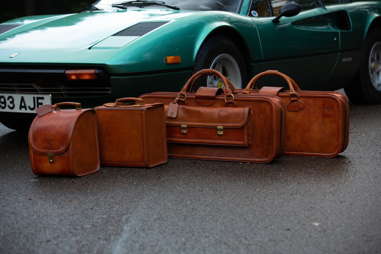 The leather suitcases produced by Schedoni.