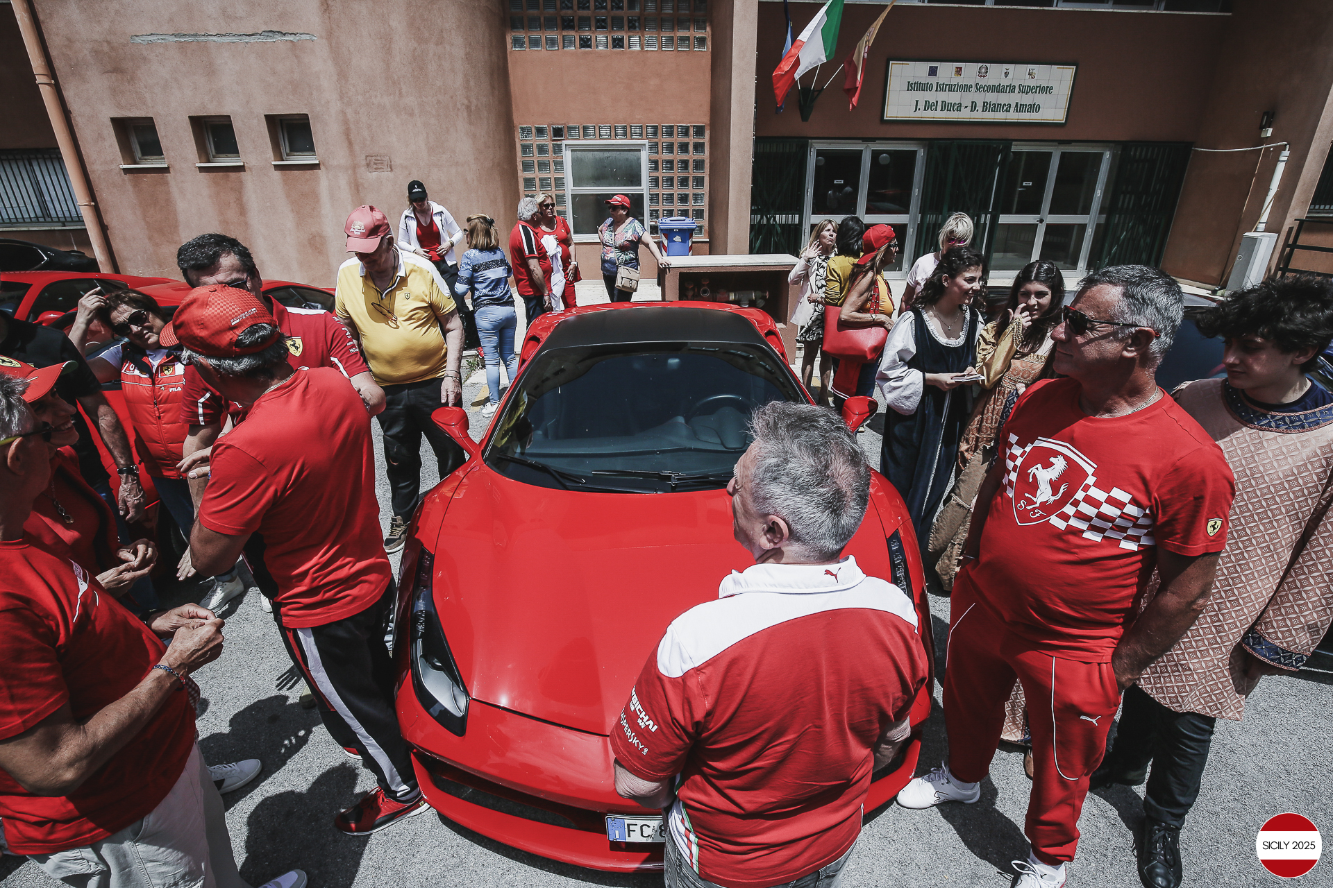 Stop at the 'Jacopo del Duca - Diego Bianca Amato' school. 