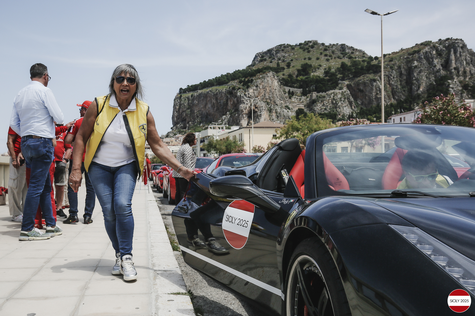 Stop on the Cefalu’ seafront. 