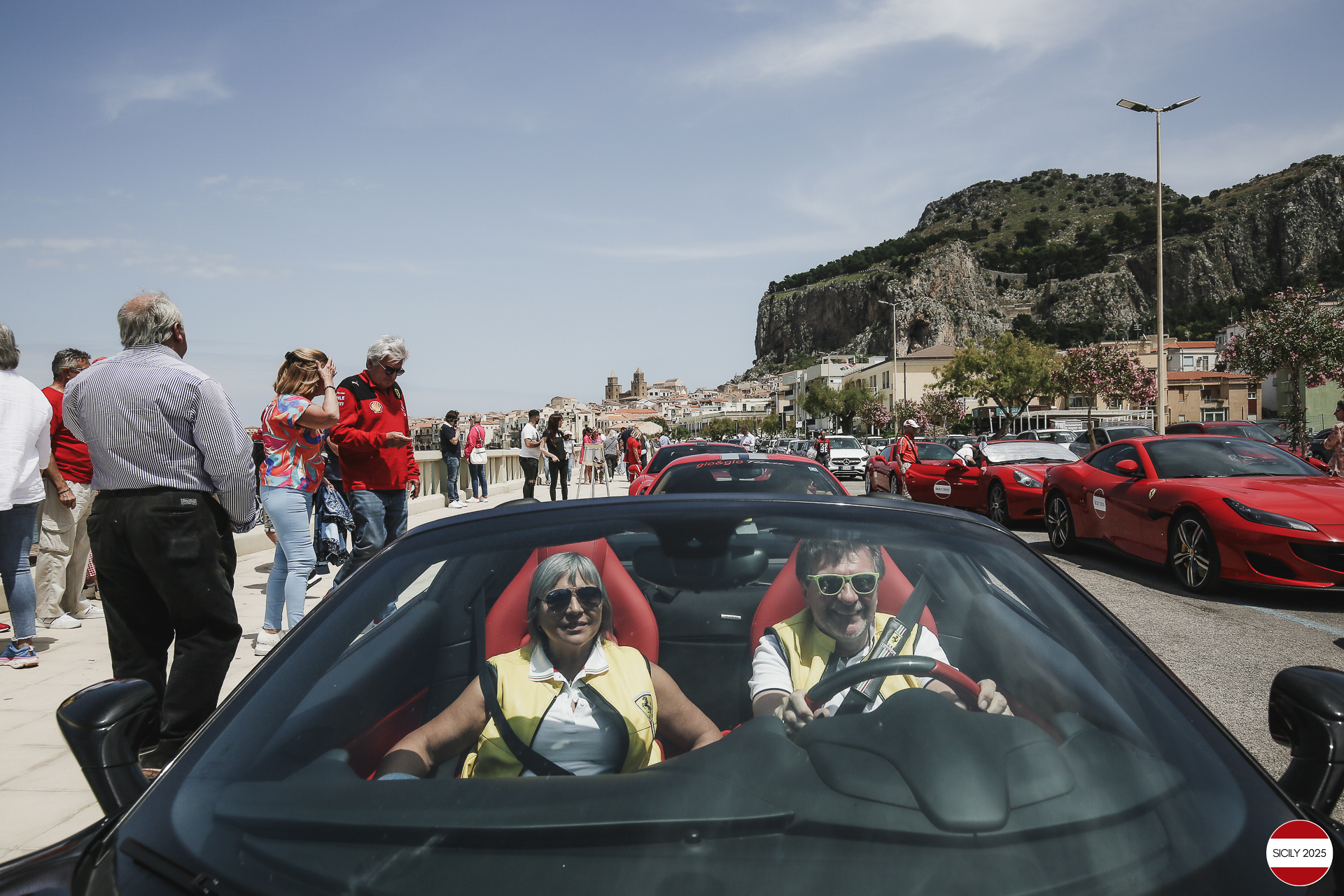 Stop on the Cefalu’ seafront. 