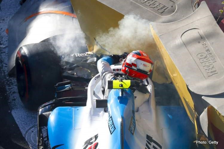 Robert Kubica crash at 2019 Azerbaijan GP. Williams driver crashes into wall at castle section. 