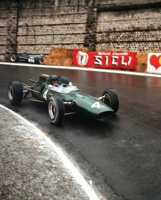 Jim Clark, Lotus-Cosworth 35, the winner of the 1965 Pau Grand Prix.