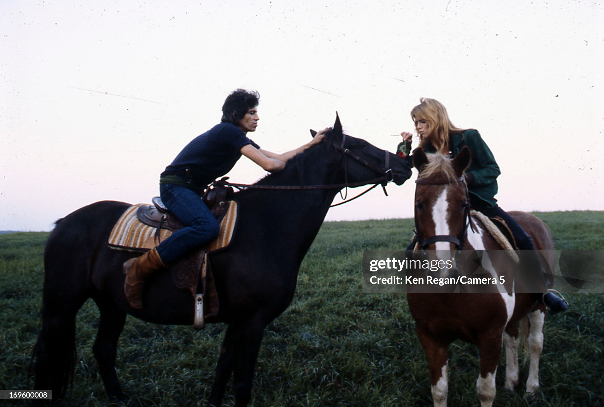 Keith Richards and Patti Hansen are photographed at Longview Farm in September 1981 in Worcester, Massachusetts. 