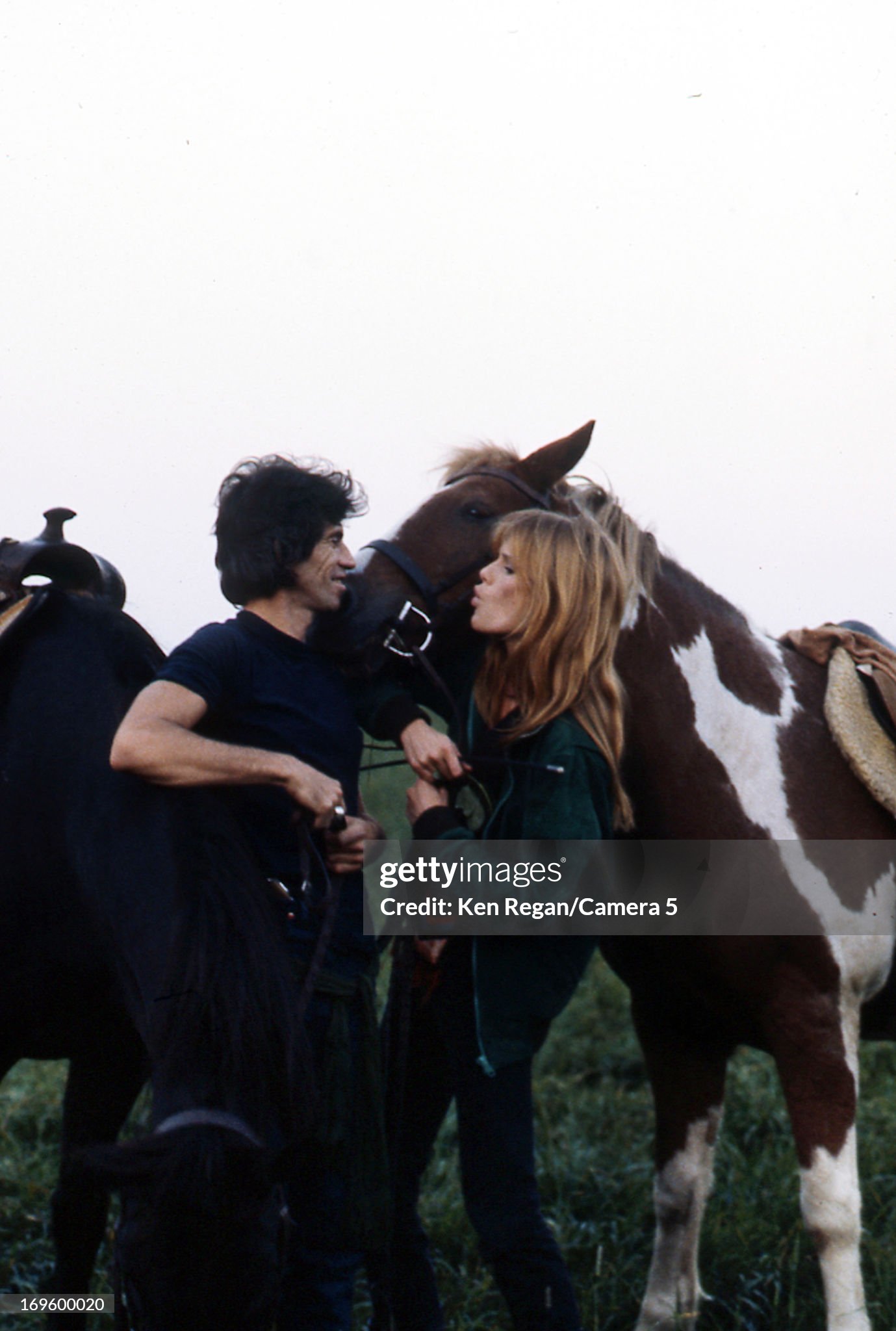 Keith Richards and Patti Hansen are photographed at Longview Farm in September 1981 in Worcester, Massachusetts. 