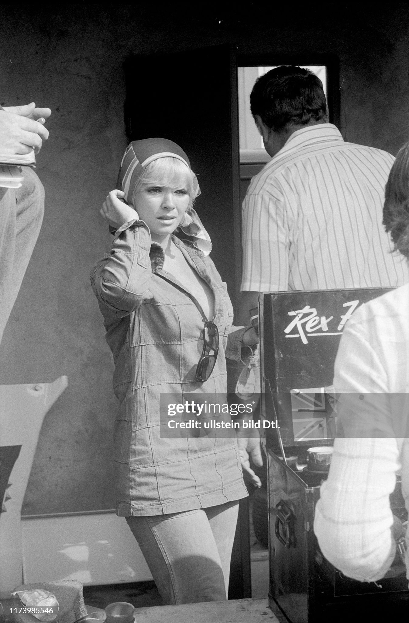 A grid girl at the Italian Grand Prix at Monza in 1975. 