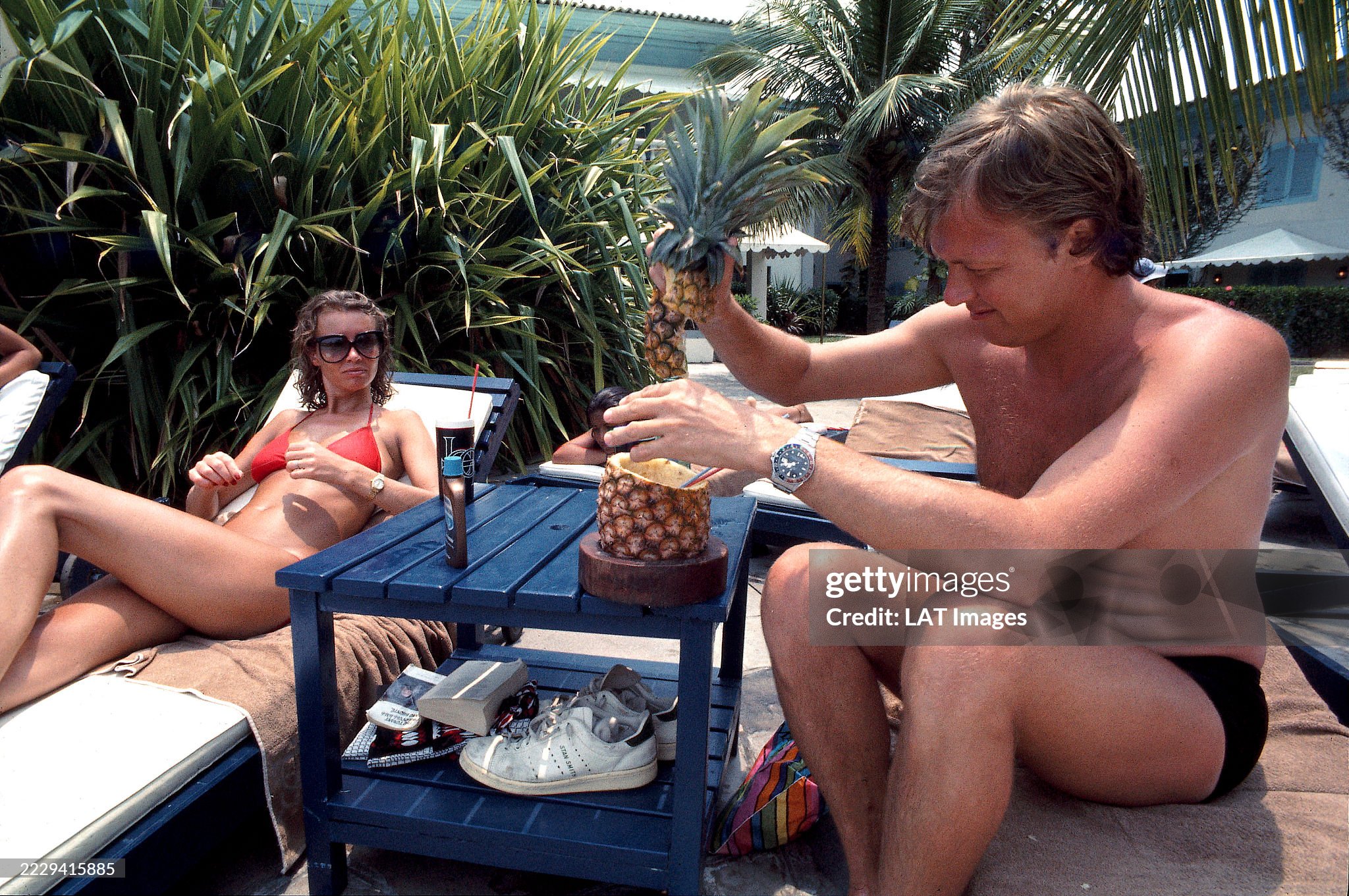 Ronnie Peterson and his wife Barbro relax at the hotel during the Brazilian Grand Prix at Autódromo José Carlos Pace on 23 January 1977. 