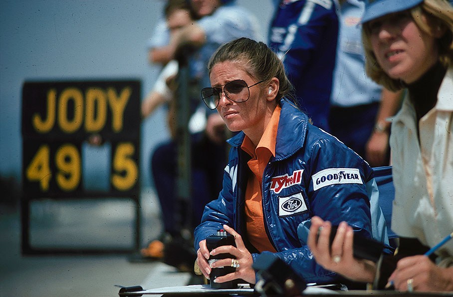 Pam Scheckter at Le Castellet in 1975. 