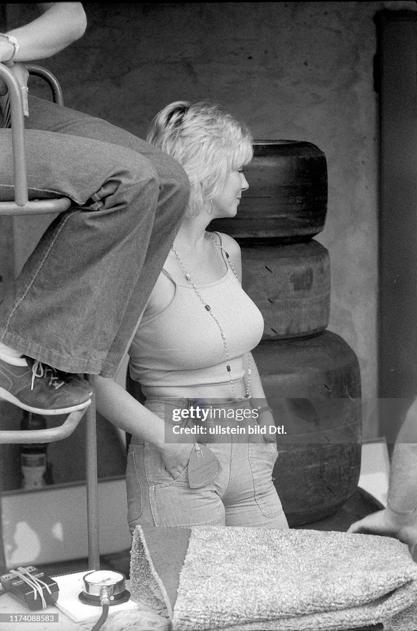 A grid girl at the Italian Grand Prix at Monza in 1975. 