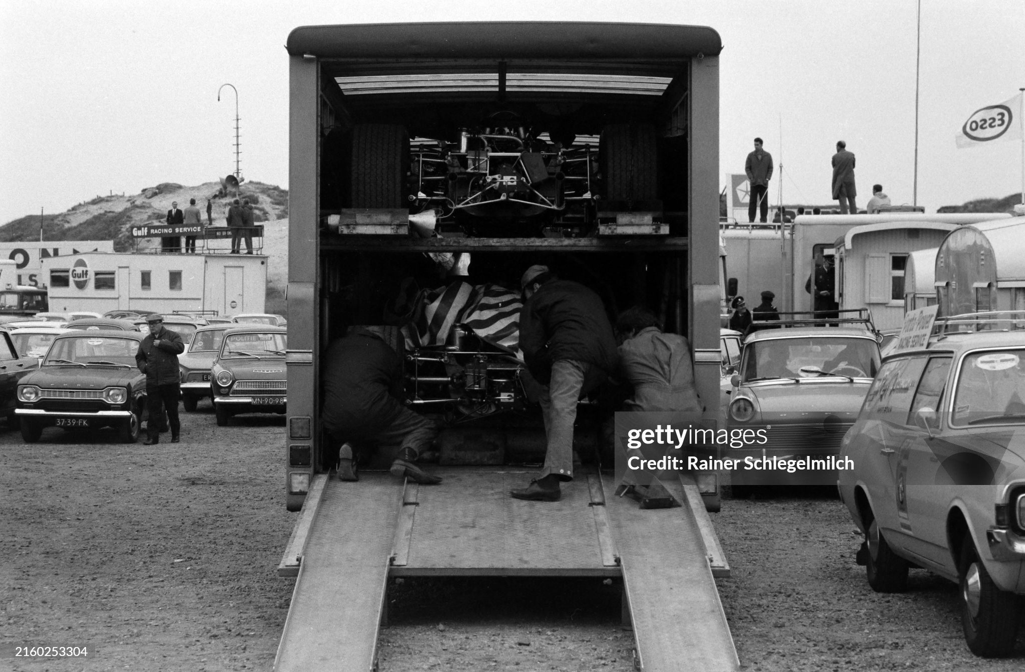 Mechanics retrieve Jean-Pierre Beltoise's Matra MS11 from the transporter during the Dutch Grand Prix at Zandvoort on 23 June 1968. 